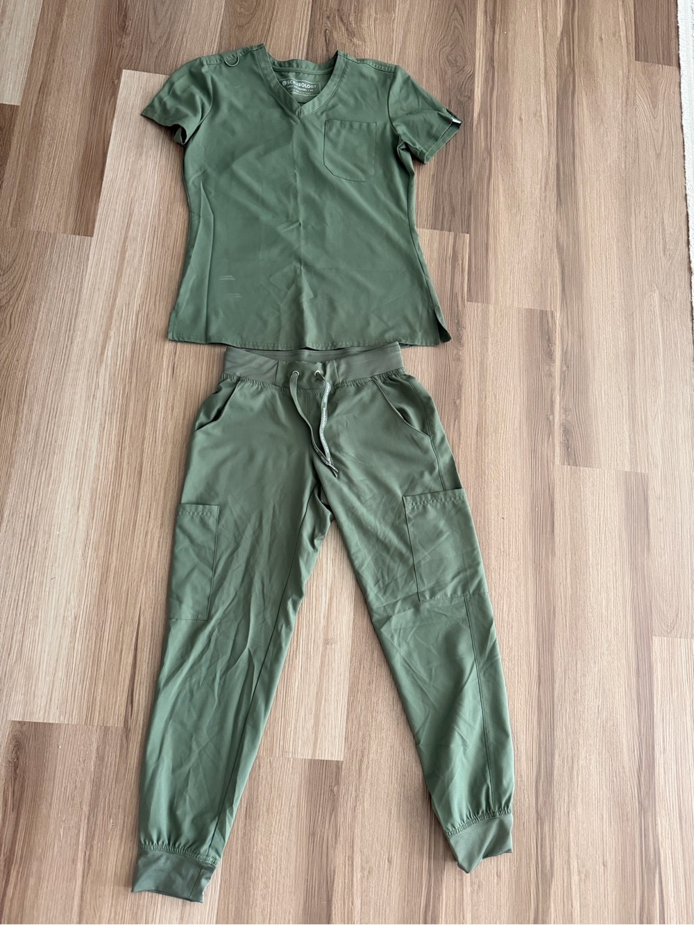 Scrubology top & bottom olive green